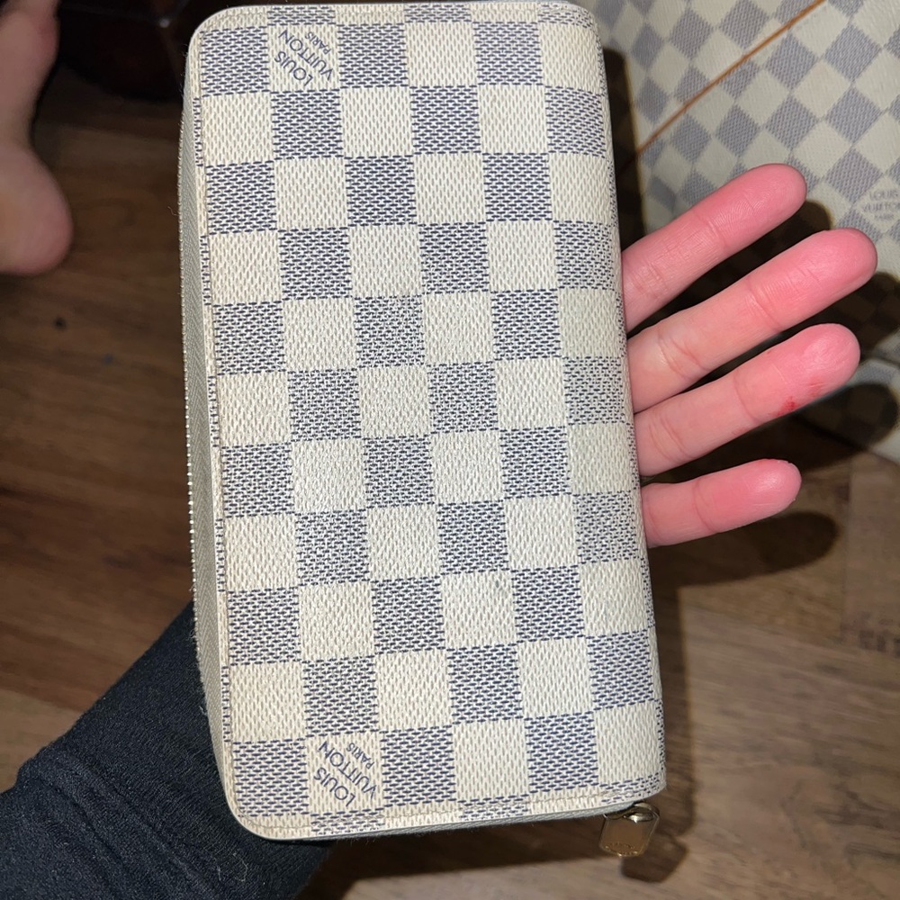Zippy Wallet - Picture 2 of 9